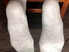 STUDENT GIRL SHOW FOOT IN GRAY SOCKS SMELL SOCKS AND WORSHIP FETISH