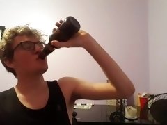 CRACKING A COLD ONE FOR PEWDIEPIE'S WEDDING (STRAIGHT DRAINED HER)