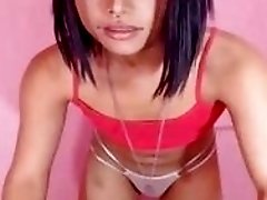 Sexy chick with dick shakes her booty on webcam solo